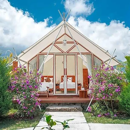 Svargan Lakeside Glamping