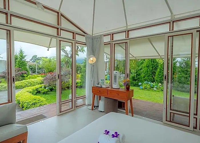 Svargan Lakeside Glamping *