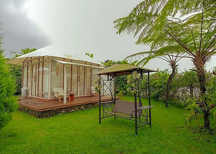 Svargan Lakeside Glamping * Candikuning