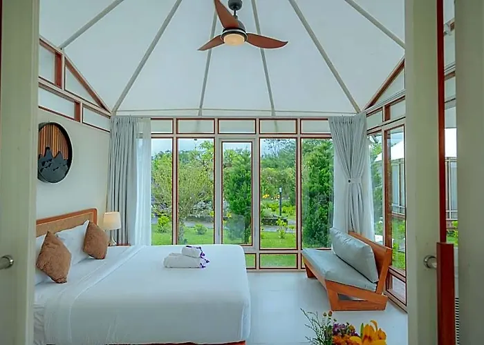 Svargan Lakeside Glamping * Candikuning