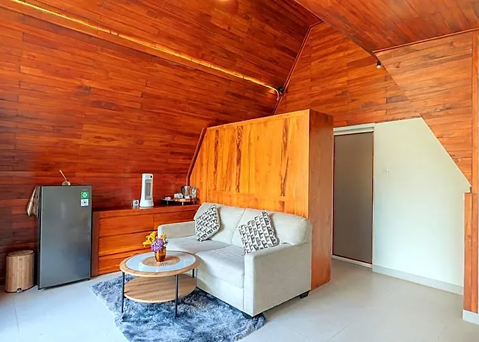 Svargan Lakeside Glamping