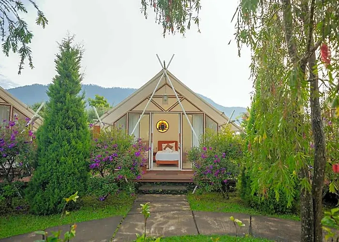 Svargan Lakeside Glamping Campo de lujo Candikuning