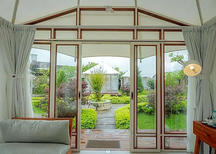 Svargan Lakeside Glamping Candikuning