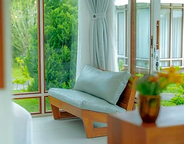 Svargan Lakeside Glamping Campo de lujo Candikuning
