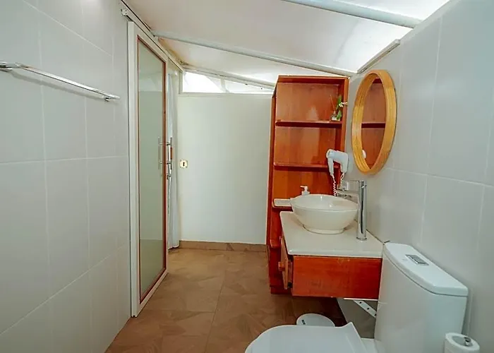 Svargan Lakeside Glamping Candikuning