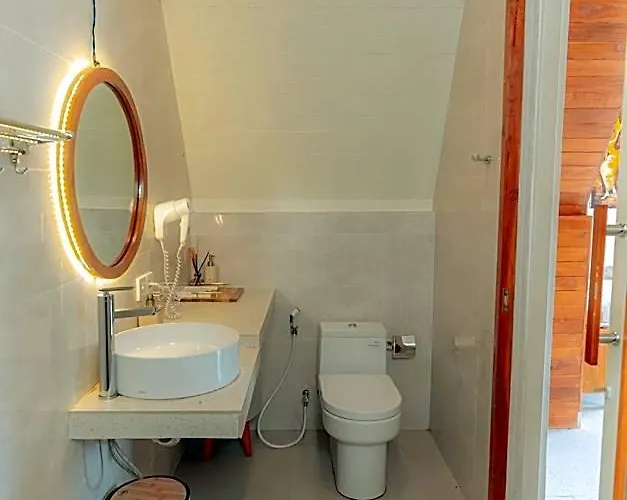 Svargan Lakeside Glamping Campo de lujo
