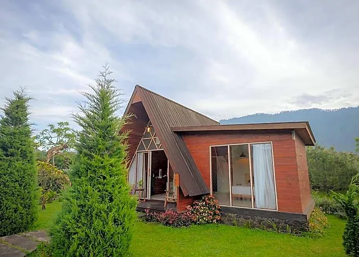 Svargan Lakeside Glamping Campo de lujo Candikuning