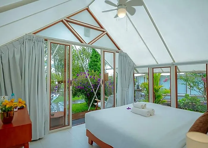 Svargan Lakeside Glamping Campo de lujo Candikuning